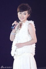 幻灯图：庾澄庆张小燕带队PK 众多红星献艺除夕节目