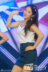 组图：SJ-M成员Henry热唱 EXO秀劲爆狼舞