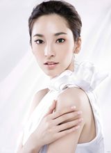 吴佩慈写真优雅大气 将清纯与成熟混搭