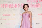 组图：女星孟茜出席活动 粉色长礼服美丽优雅
