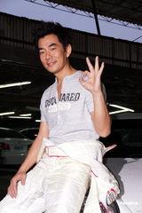 组图：任贤齐为个唱拍微电影 关颖化身性感天使