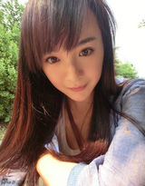 组图：网曝北影学霸校花李依伊美照 素颜清纯