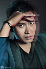 组图：何晟铭杂志封面魅幻大片化身鬼魅绅士