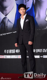 组图：黄静茵宣传《秘密》透胸贴 李多熙(李多喜)秀蛮腰