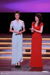 组图：高海宁无线巡礼性感出位 胡杏儿露事业线