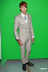 组图：方力申录节目 望刘翔不理流言