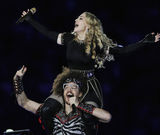 组图：麦当娜亮相超级碗 劲歌热舞火力全开