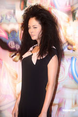 幻灯图集：乐基儿熊黛林等名模为服饰发布会走秀