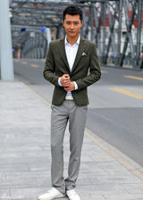 组图：张丹峰帅气写真冷酷与温暖并存