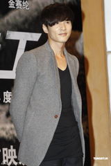 组图：元斌宣传《孤胆特工》 将行程安排给影迷