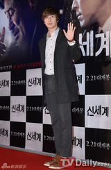 组图：宋智孝紧身裙斗艳河智苑 朴施厚接受祝福