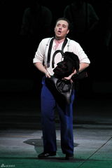 幻灯图：《爱之甘醇》首演 挑动中国观众笑的神经