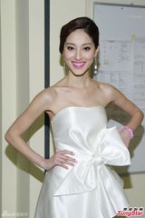 组图：众星助阵TVB慈善 巫启贤为马航乘客祈祷