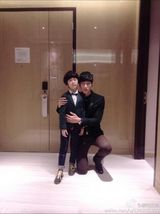 组图：张亮天天父子生活照温馨有爱