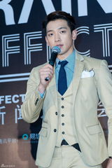独家高清：Rain帅气亮相宣传个唱大赞刘亦菲