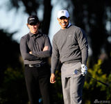 高清图：伍兹丑闻曝光后首次亮相 展招牌笑容