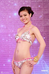 组图：国际华裔小姐泳衣彩排 五号佳丽获选友谊小姐