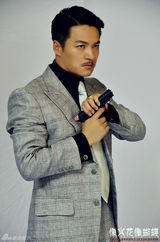 组图：《像火花》真刀实枪 郑国霖摇身变枪神