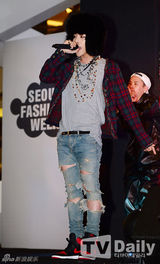 组图：GD等助阵K-STYLE演唱会 皮草雷锋帽抢镜