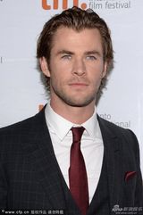 组图：《极速风流》首映“雷神”与妻子秀恩爱