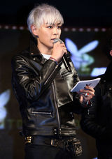 高清图：BigBang成员G-dragon和TOP纪念发行新专辑