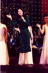 组图：邓丽君气质写真 娇俏少女蜕变巨星