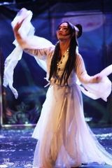 组图：武汉高校男生组建“伪娘团”商演不断