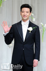 组图：韩星裴秀彬完婚 李秉宪苏幼珍等众星道贺