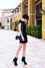 组图：时尚设计师夕又米街拍似潇洒美少年