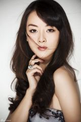 组图：刘梓娇首发唯美写真 飘逸长发演绎空灵气质