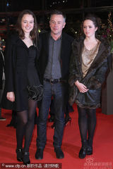 幻灯图集：《杀手在我心》首映 女演员玉腿抢镜