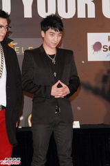 组图：BIGBANG赴港备战演唱会 中文问好透露新专辑