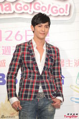 组图：林心如汪东城亮相 靓丽帅气二人抢镜