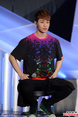 组图：SJ-M台湾会歌迷 唱周杰伦歌曲引惊喜