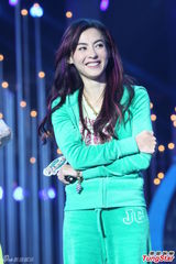 组图：张柏芝不顾形象仰头大笑 陈冲透视诱惑