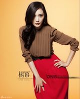 组图：杨幂玩转港范时尚 气质干练爽朗