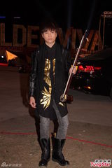 组图：TVB新春庆典录影 黎耀祥携港姐变魔术