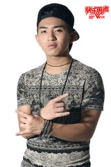 组图：快男杭州十四强诞生 流浪歌手感动全场