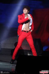 组图：BoyFriend睽违一年台湾粉丝会展现男人味