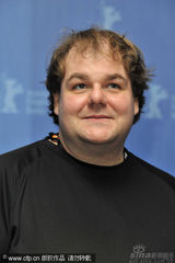 幻灯图集：《潜水艇》记者会 女主角成熟干练