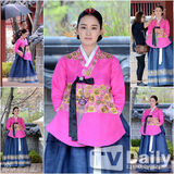 组图：金泰熙改妖妇形象展优雅 与刘亚仁秀恩爱