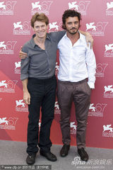 高清图：《一个女人》发布 导演吉亚塔携老公秀恩爱