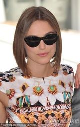 组图：《危险方法》记者会 奈特莉花裙黑超抢眼