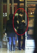 高清图：章子怡陷泼墨门表气愤 与翻脸闺蜜旧照曝光