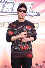 组图：潘玮柏帅气亮相 呼吁大家远离毒品