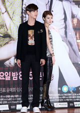 组图：东方神起昌珉宣传新剧 李妍熙刘荷娜低胸性感