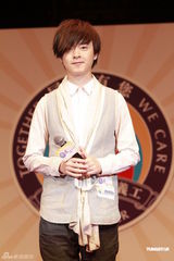 组图：洪卓立不为金钱拍裸照 江若琳赞罗仲谦身材