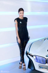 高清组图：乐基儿喜欢驾车之乐 不与黎明一起做运动 