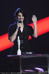 组图：拉娜德雷获全英最佳国际女歌手奖