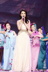 组图：甘婷婷戚薇等亮相安徽春晚特别板块献唱